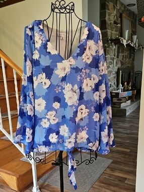 👚Daily Thread Tie-Front Floral V-Neck Blouse